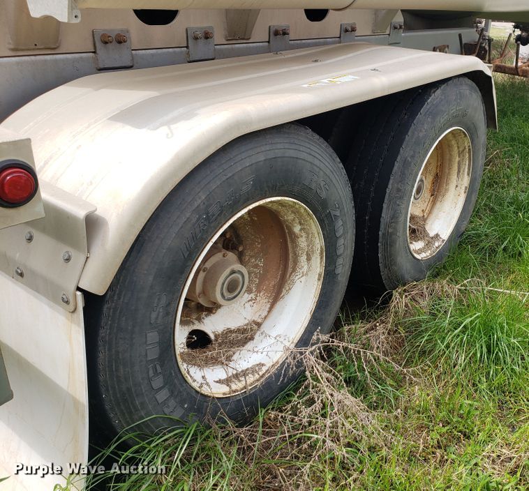 image for item HO9403 2011 Heil  tank trailer