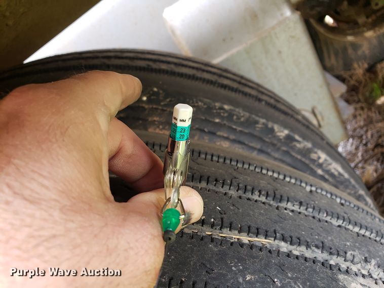 image for item HO9403 2011 Heil  tank trailer