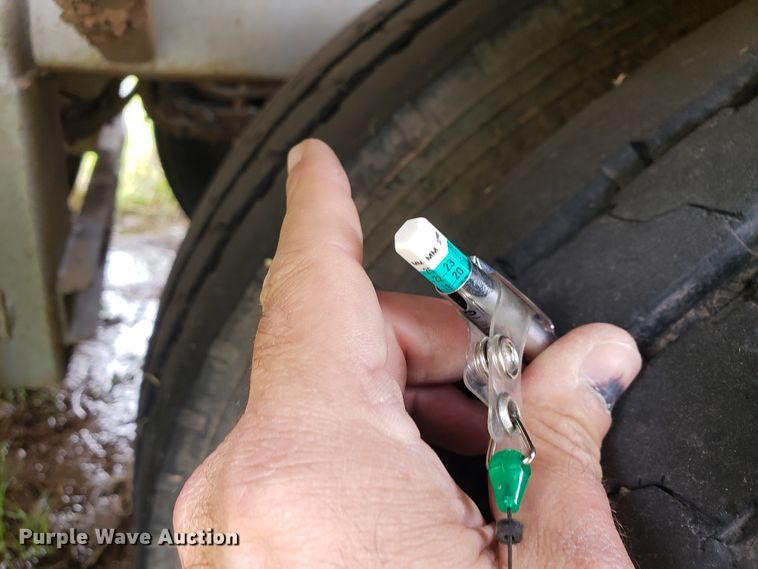 image for item HO9403 2011 Heil  tank trailer