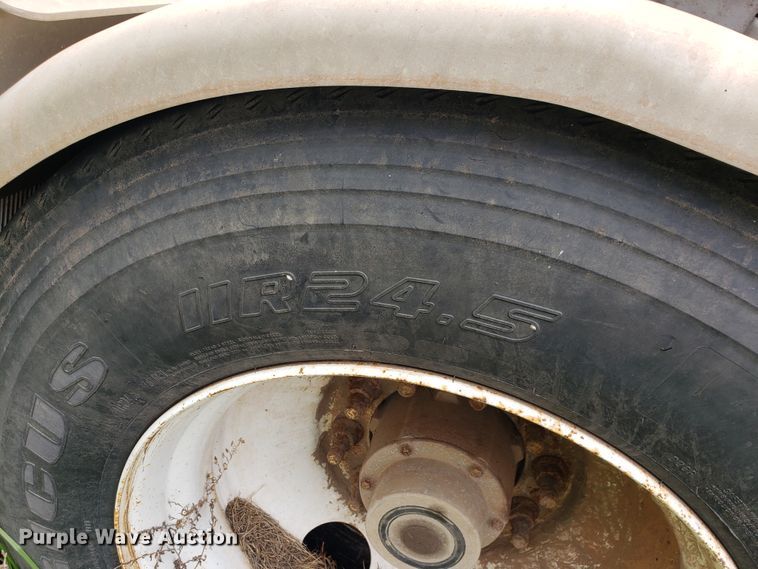 image for item HO9403 2011 Heil  tank trailer