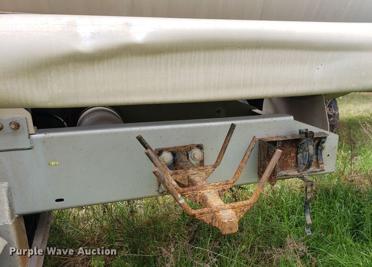 image for item HO9403 2011 Heil  tank trailer