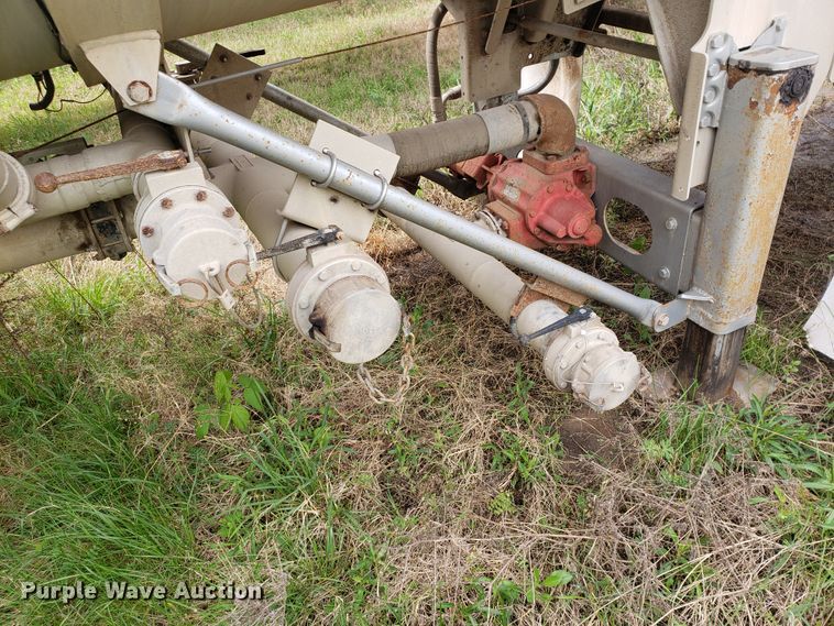 image for item HO9403 2011 Heil  tank trailer