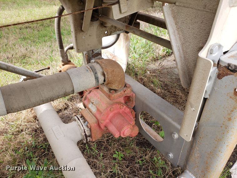 image for item HO9403 2011 Heil  tank trailer