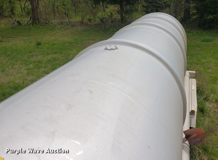 image for item HO9403 2011 Heil  tank trailer