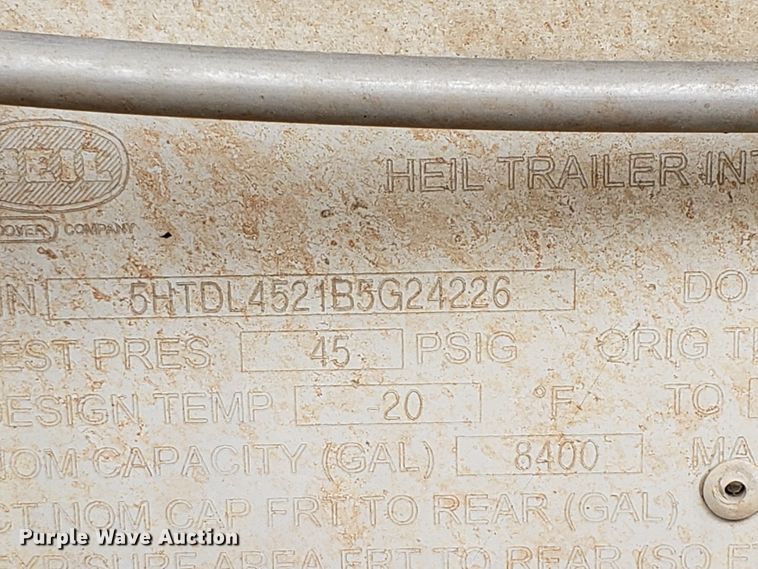 image for item HO9403 2011 Heil  tank trailer