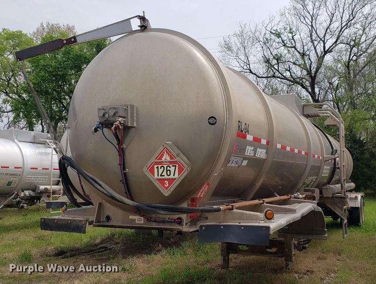 image for item HO9404 2012 Heil  tank trailer