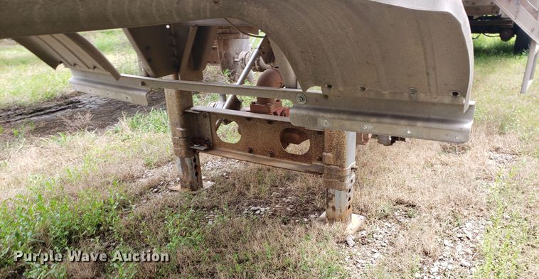 image for item HO9404 2012 Heil  tank trailer