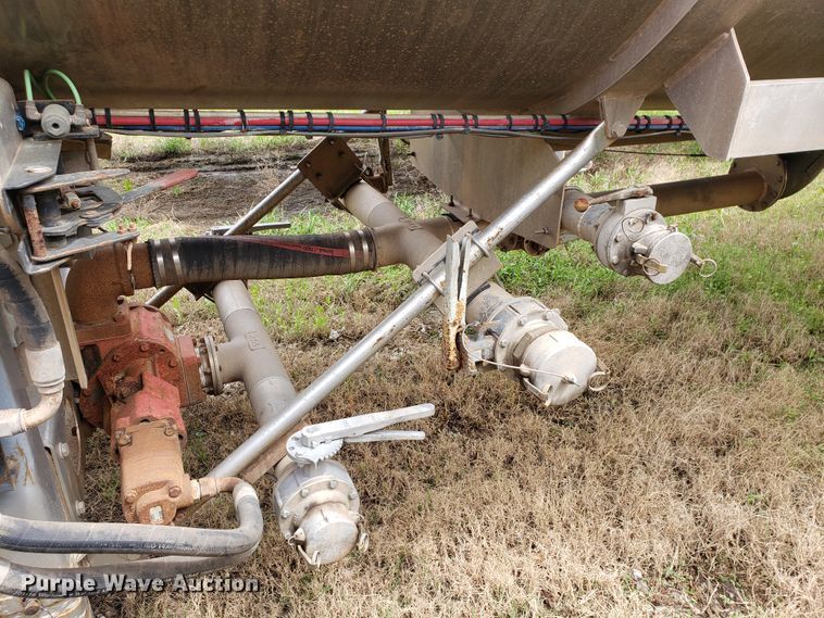 image for item HO9404 2012 Heil  tank trailer