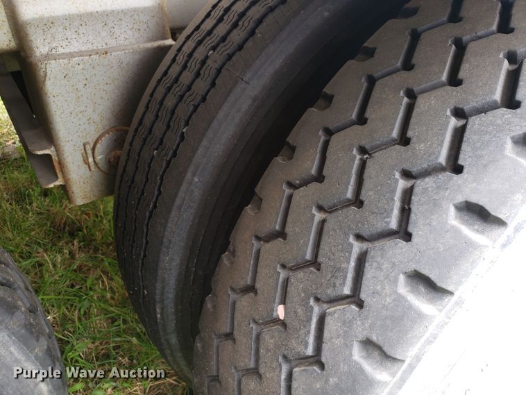 image for item HO9404 2012 Heil  tank trailer