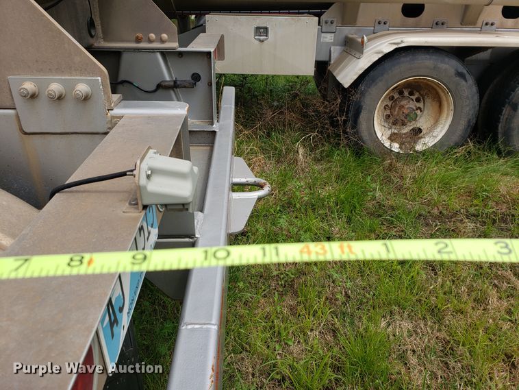 image for item HO9404 2012 Heil  tank trailer