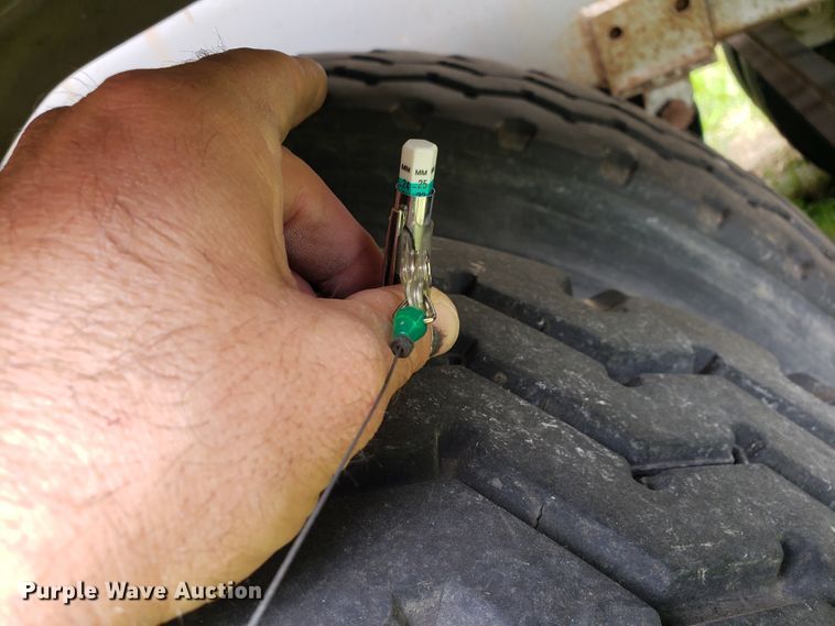 image for item HO9404 2012 Heil  tank trailer