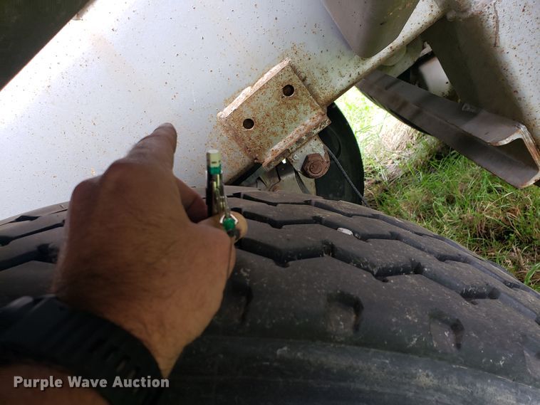 image for item HO9404 2012 Heil  tank trailer