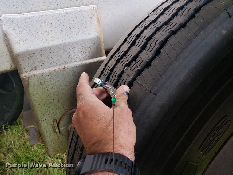 image for item HO9404 2012 Heil  tank trailer