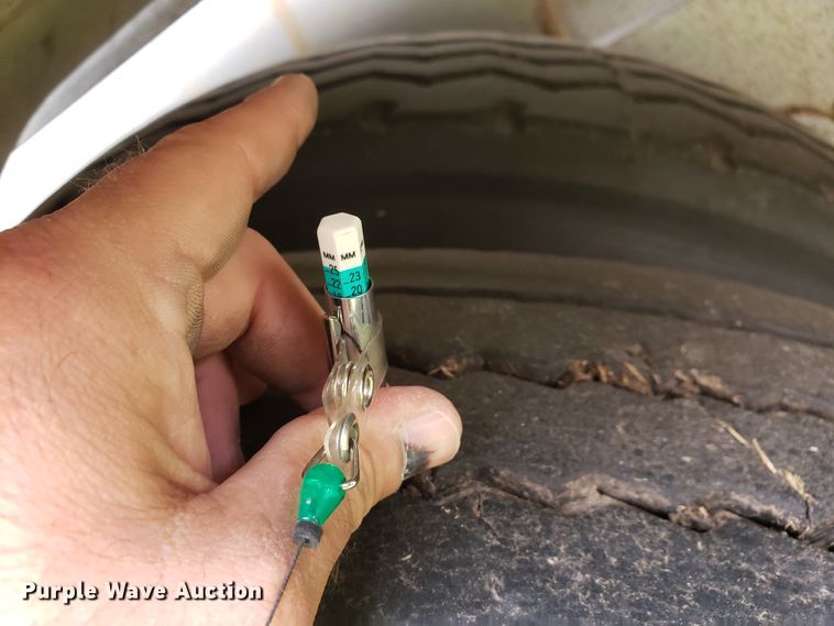 image for item HO9404 2012 Heil  tank trailer