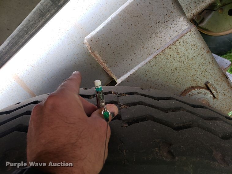 image for item HO9404 2012 Heil  tank trailer