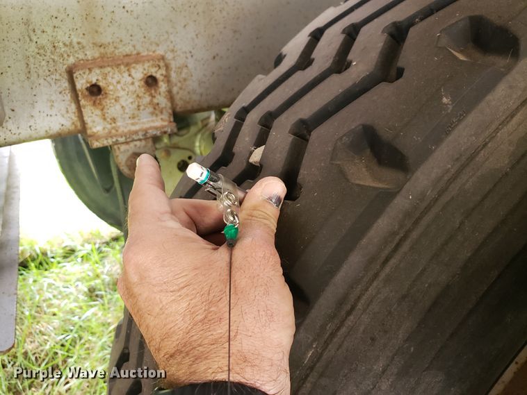 image for item HO9404 2012 Heil  tank trailer