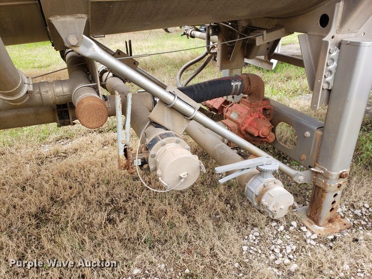 image for item HO9404 2012 Heil  tank trailer