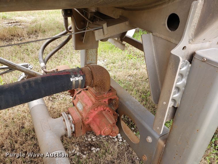 image for item HO9404 2012 Heil  tank trailer