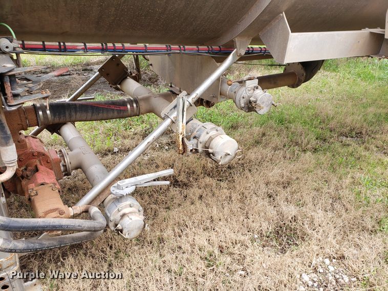 image for item HO9404 2012 Heil  tank trailer