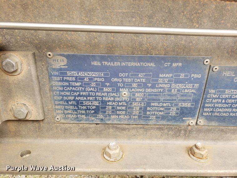 image for item HO9404 2012 Heil  tank trailer