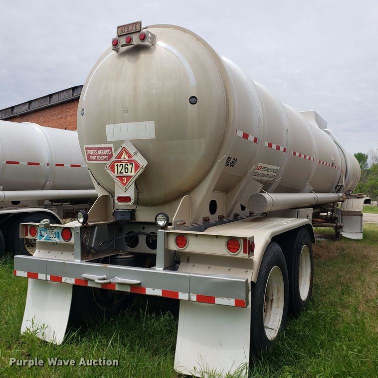 image for item HO9405 2011 Heil  tank trailer