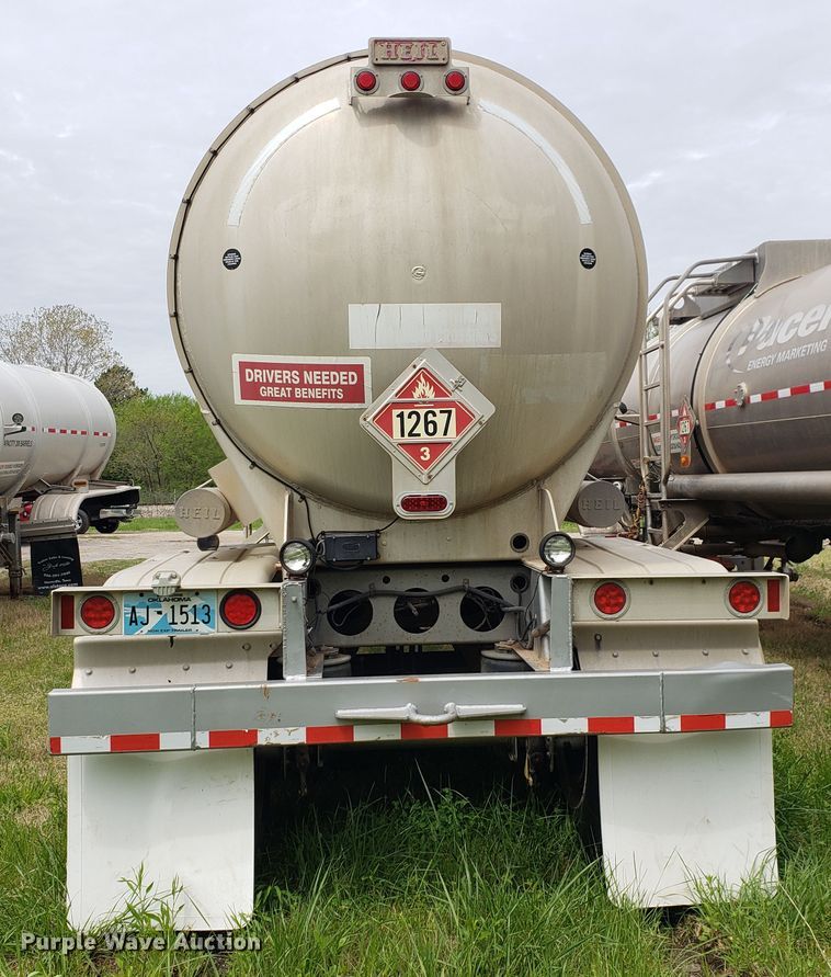 image for item HO9405 2011 Heil  tank trailer