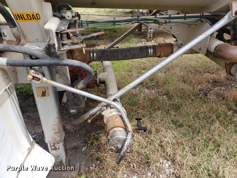 image for item HO9405 2011 Heil  tank trailer