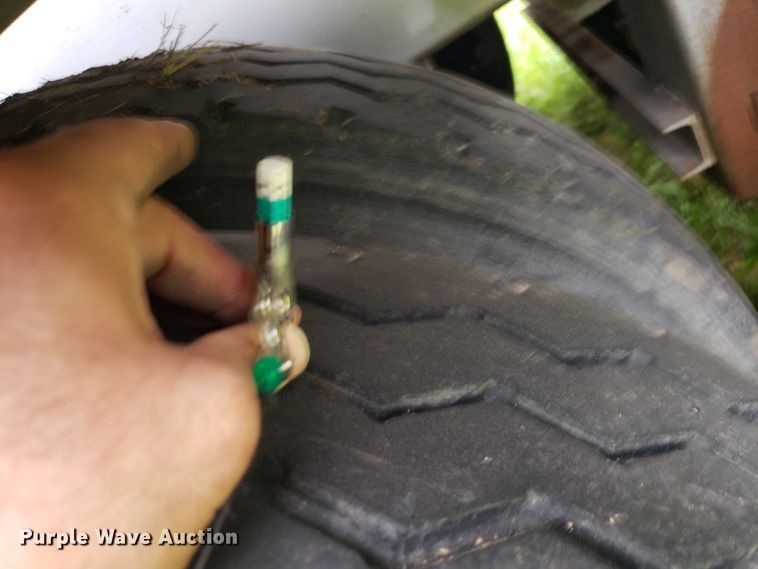 image for item HO9405 2011 Heil  tank trailer