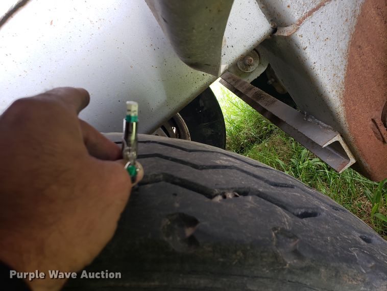 image for item HO9405 2011 Heil  tank trailer