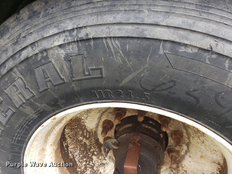 image for item HO9405 2011 Heil  tank trailer