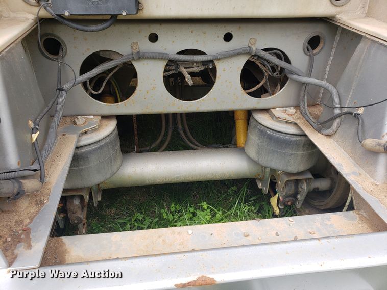 image for item HO9405 2011 Heil  tank trailer