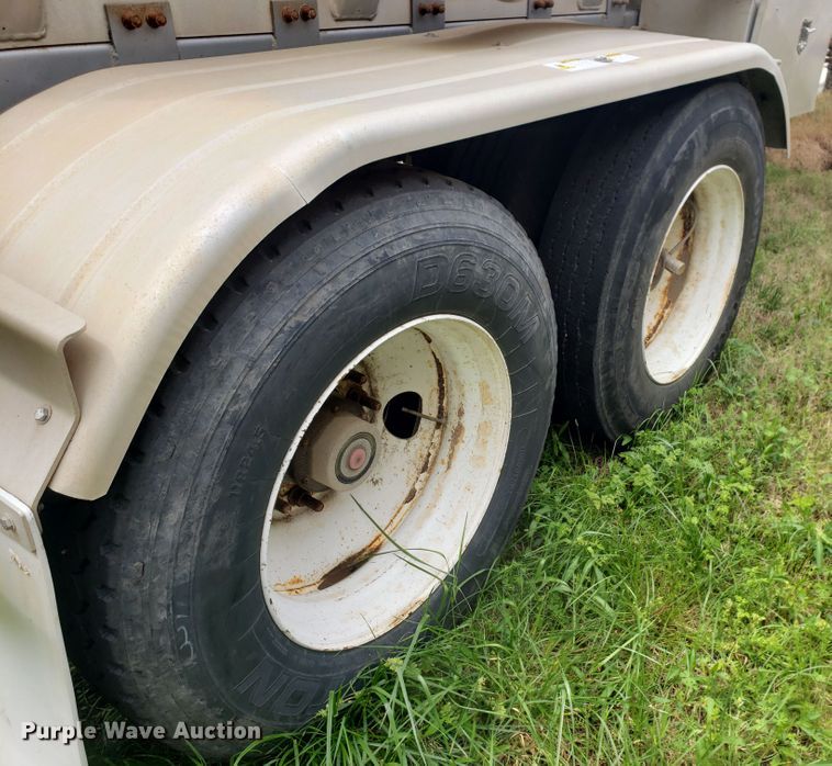 image for item HO9405 2011 Heil  tank trailer