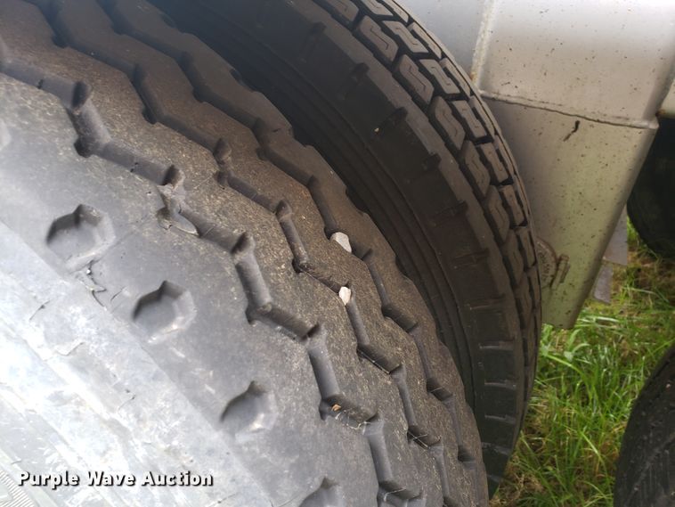 image for item HO9405 2011 Heil  tank trailer