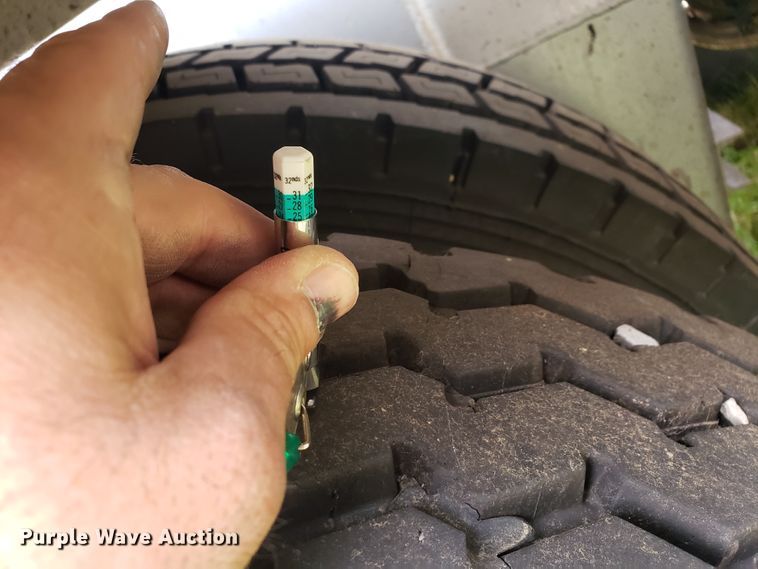 image for item HO9405 2011 Heil  tank trailer