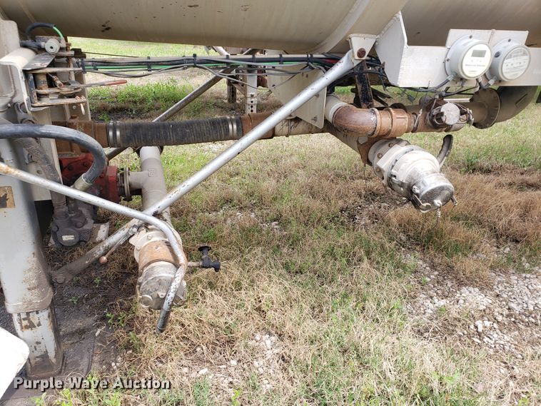 image for item HO9405 2011 Heil  tank trailer