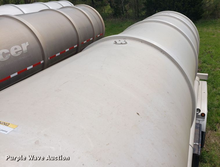 image for item HO9405 2011 Heil  tank trailer