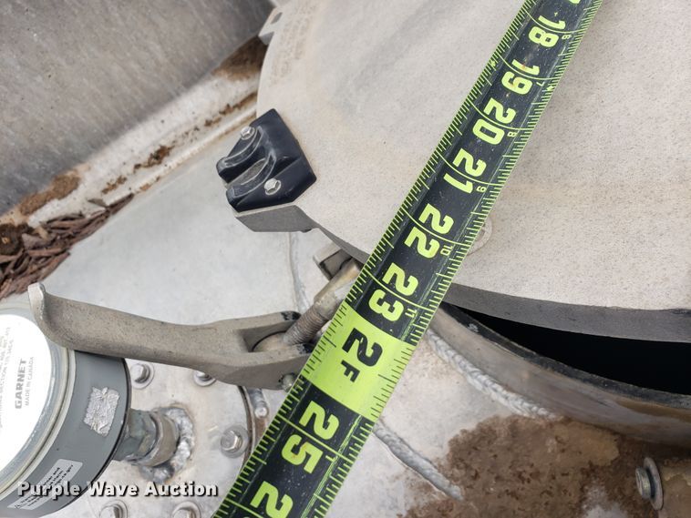 image for item HO9405 2011 Heil  tank trailer