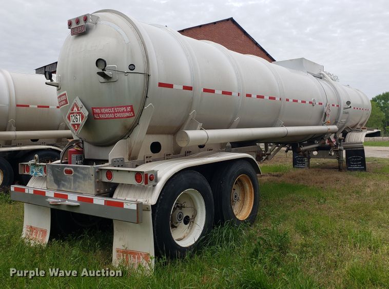 image for item HO9406 2013 Heil  tank trailer