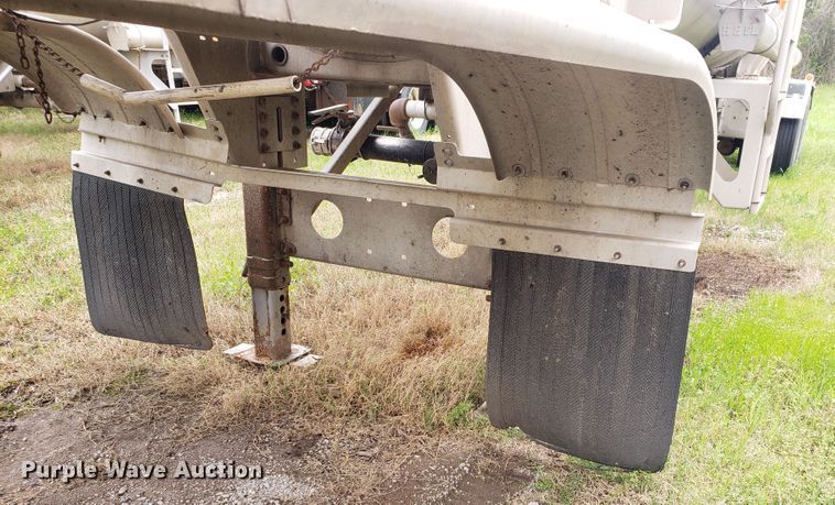 image for item HO9406 2013 Heil  tank trailer