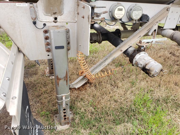 image for item HO9406 2013 Heil  tank trailer