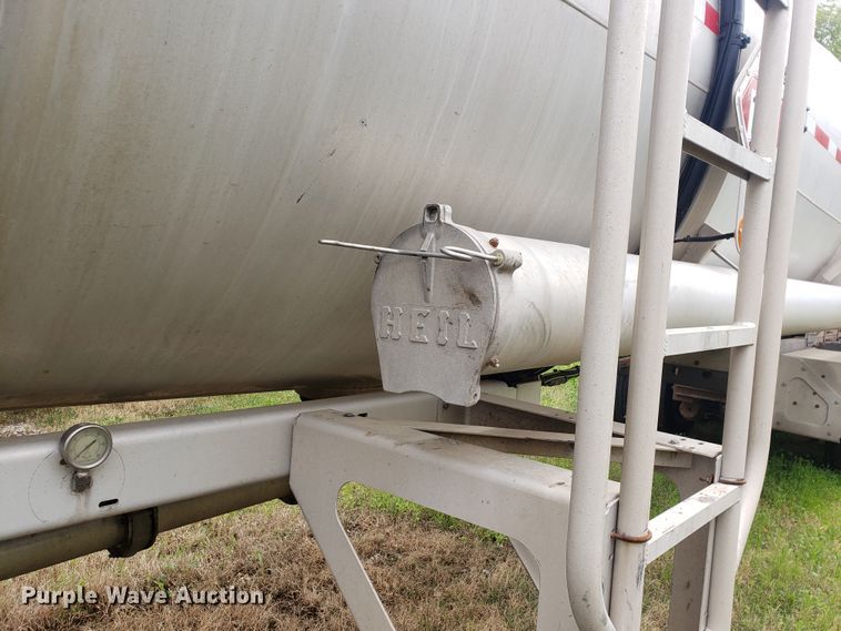 image for item HO9406 2013 Heil  tank trailer