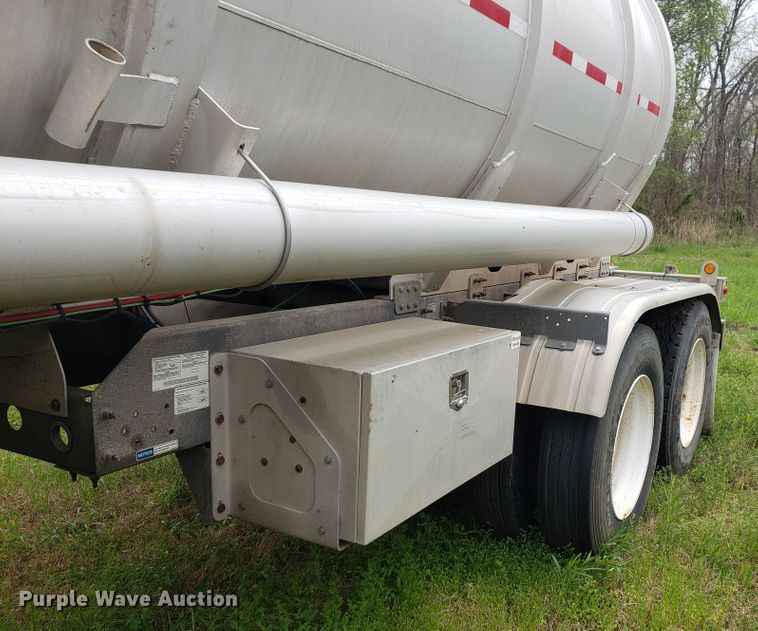 image for item HO9406 2013 Heil  tank trailer