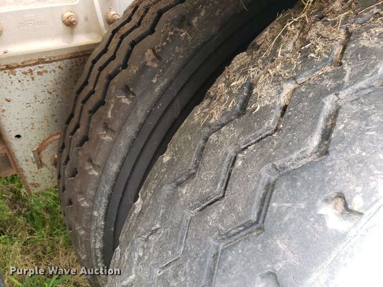 image for item HO9406 2013 Heil  tank trailer