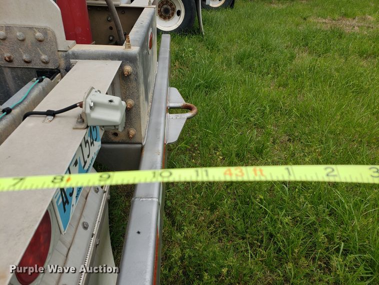 image for item HO9406 2013 Heil  tank trailer