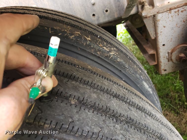 image for item HO9406 2013 Heil  tank trailer