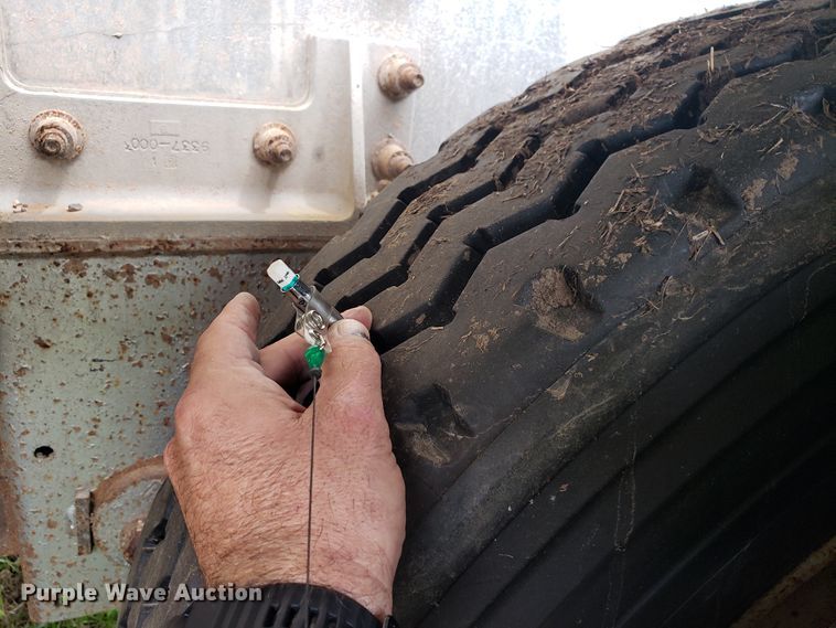 image for item HO9406 2013 Heil  tank trailer