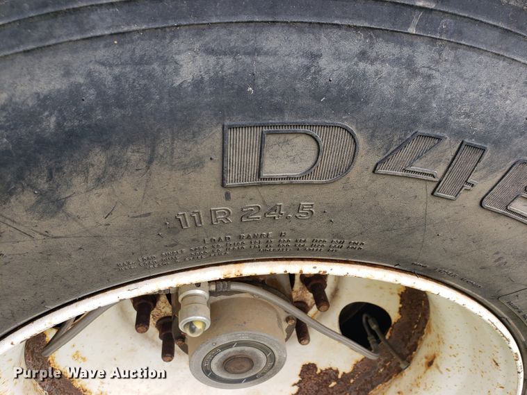 image for item HO9406 2013 Heil  tank trailer