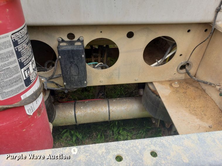 image for item HO9406 2013 Heil  tank trailer