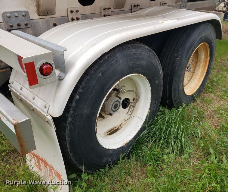 image for item HO9406 2013 Heil  tank trailer