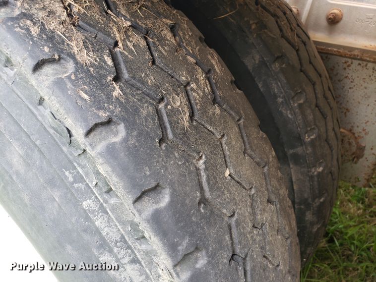 image for item HO9406 2013 Heil  tank trailer